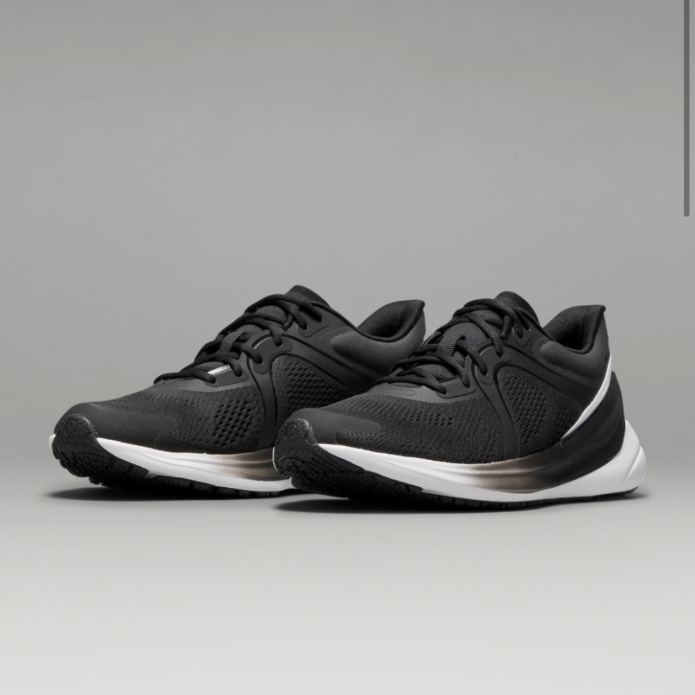 Lululemon blissfeel women’s running shoe